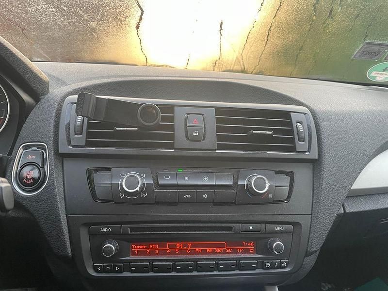 Gebraucht BMW 116 136 PS (100 kW) 2011 Schwarz Kleinwagen