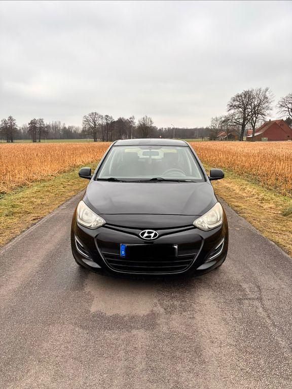 Gebraucht Hyundai i20 Classic 86 PS (63 kW) 2012 Schwarz Kleinwagen