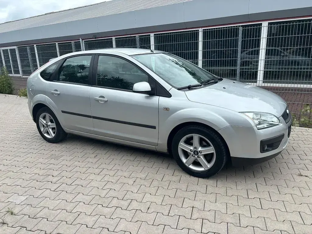 Gebraucht Ford Focus Fun X 101 PS (74 kW) 2007 Silber Limousine