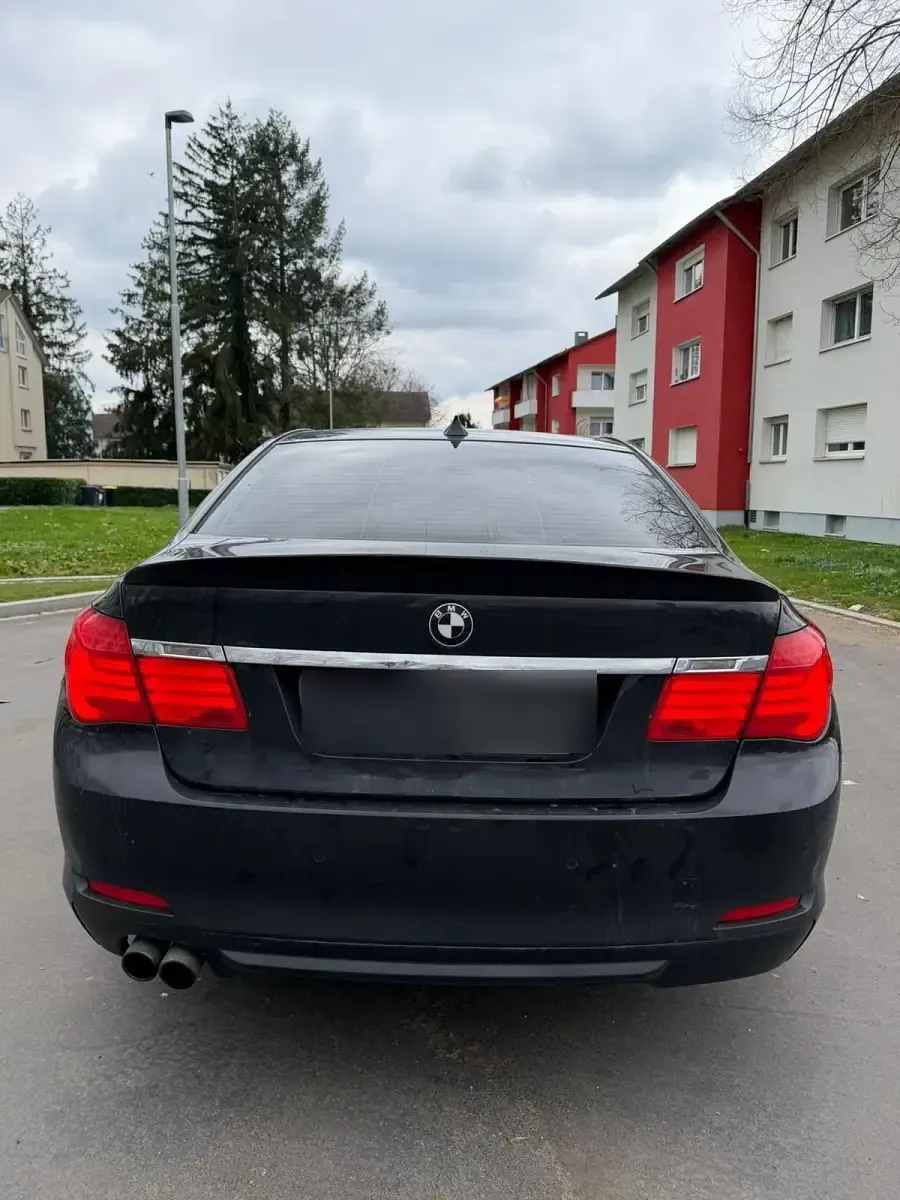 Second-hand BMW 730 245 CP (180 kW) 2008 Negru Berlinǎ