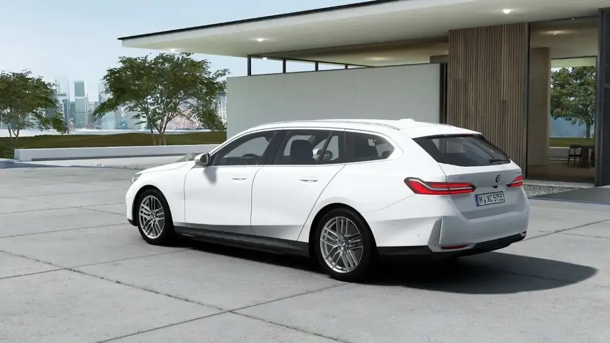 Gebraucht BMW i5 Sport Line 250 kW (340 PS) 2024 Weiß Limousine