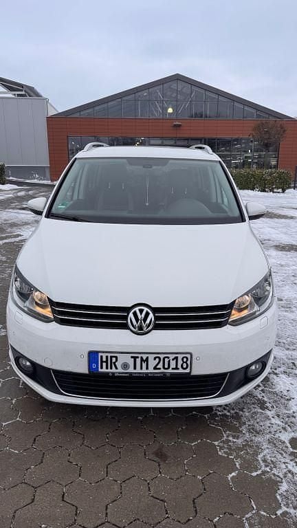 Weiß Gebraucht 2013 VW Touran Comfortline Van / Kleinbus | 5.000 € (Guter Preis) - Bild 1/4