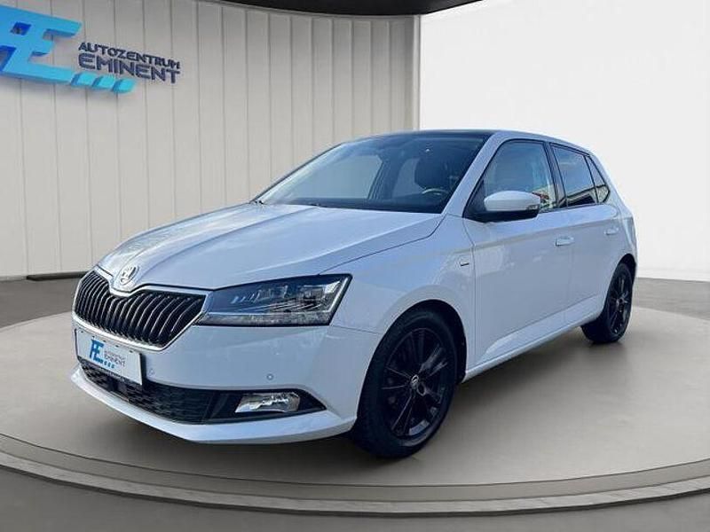 Weiß Gebraucht 2021 Skoda Fabia Best of Kleinwagen | 14.760 € (Fairer Preis) - Bild 1/4