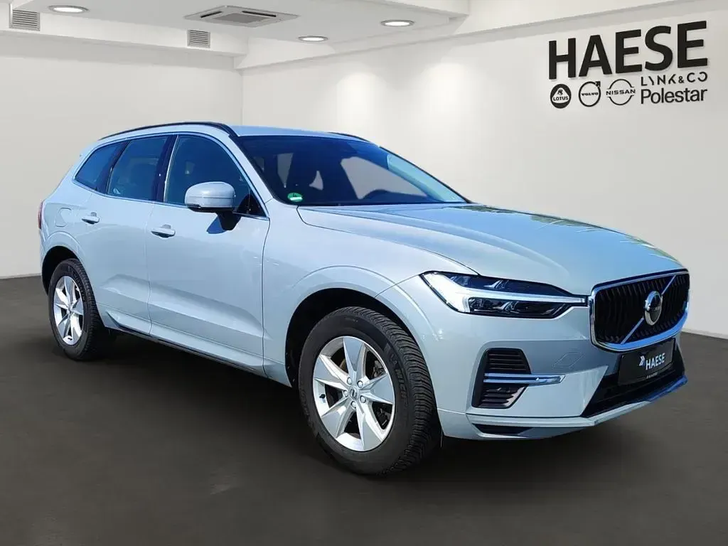 Gebraucht Volvo XC60 Core 197 PS (144 kW) 2023 Vapour grey / metallic SUV