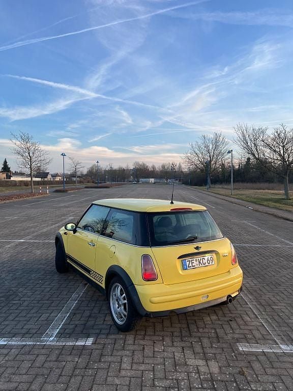 Gebraucht Mini ONE 90 PS (66 kW) 2002 Gelb Kleinwagen