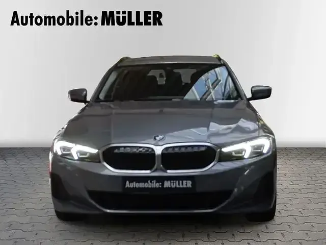 Gebraucht BMW 318 Shadowline 150 PS (110 kW) 2024 Skyscraper grau metallic Kombi