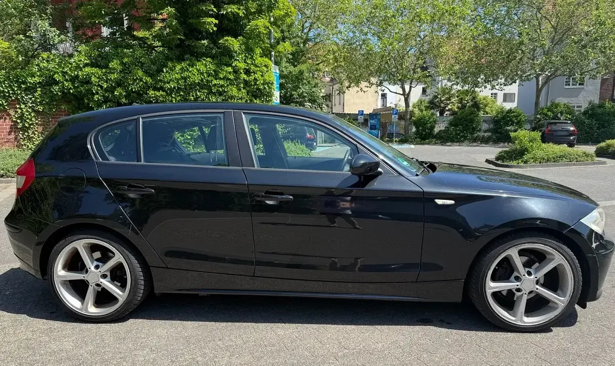 Gebraucht BMW 116 115 PS (84 kW) 2007 Schwarz Kleinwagen