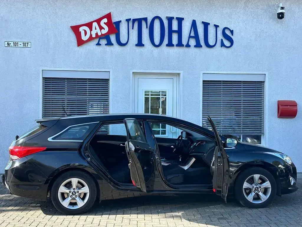 Gebraucht Hyundai i40 Edition 136 PS (100 kW) 2013 Schwarz Kombi