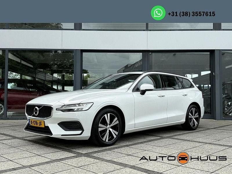 Gebraucht Volvo V60 Momentum 163 PS (119 kW) 2021 Weiß Kombi