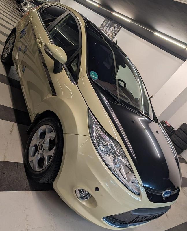 Gebraucht Ford Fiesta 97 PS (71 kW) 2009 Andere farben Kleinwagen