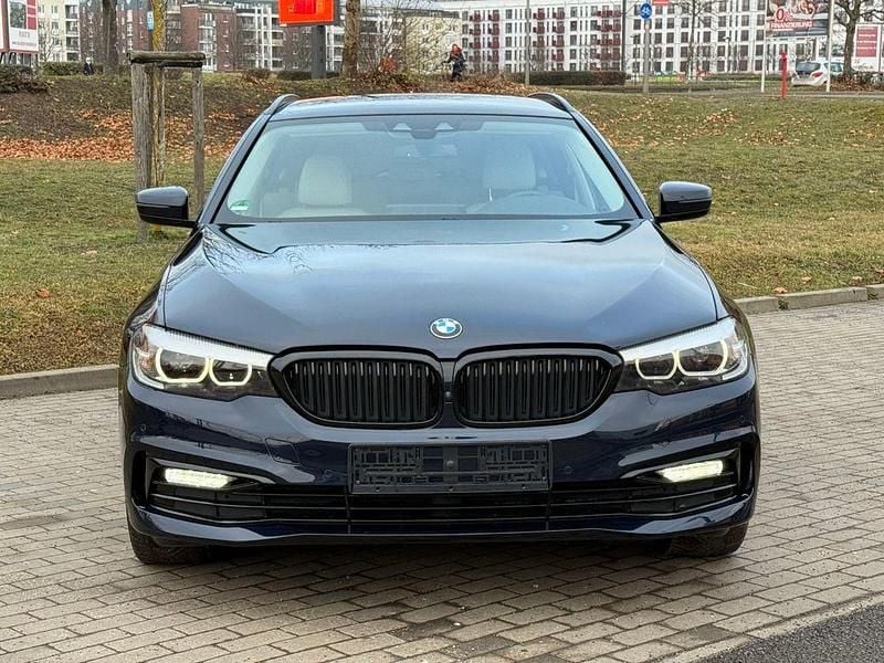 Gebraucht BMW 530 Sport Line 265 PS (194 kW) 2019 Blau Limousine