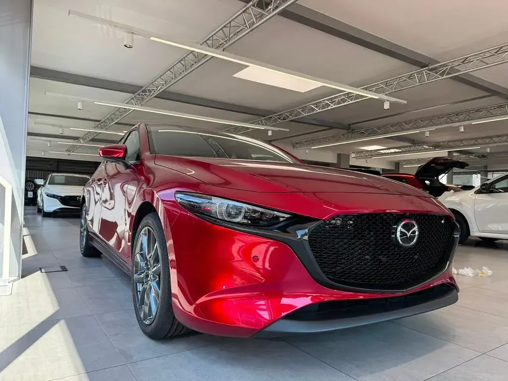 Neu Mazda 3 Takumi-Line 186 PS (136 kW) 2025 Rot Limousine