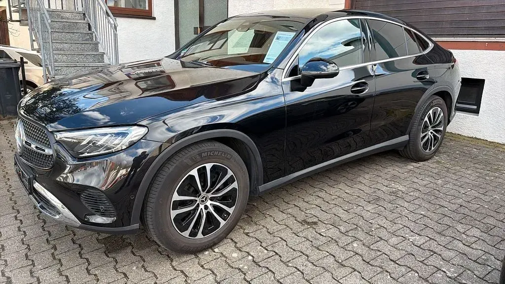 Gebraucht Mercedes GLC220 197 PS (144 kW) 2023 Schwarz SUV