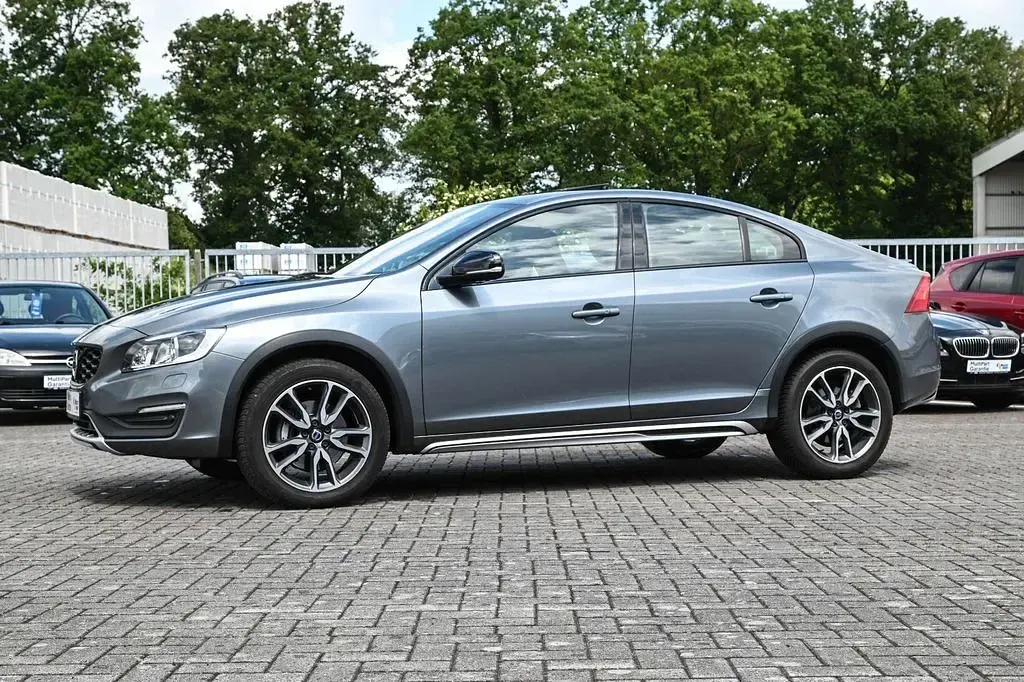Gebraucht Volvo S60 CC Summum 245 PS (180 kW) 2017 Grau Limousine