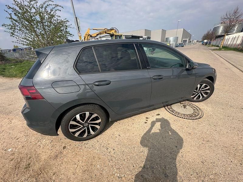 Gebraucht VW Golf VII Active 150 PS (110 kW) 2021 Grau Kleinwagen