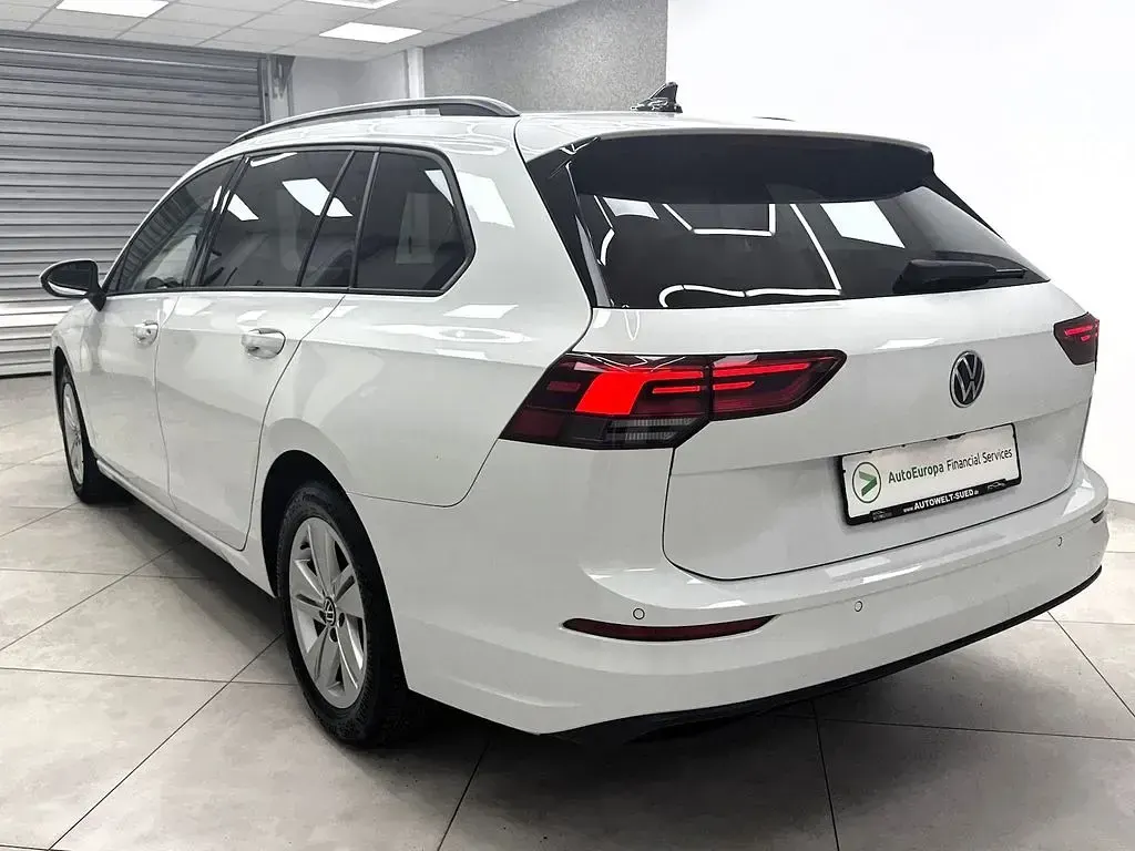 Gebraucht VW Golf VII Life 150 PS (110 kW) 2021 Pure white Kleinwagen
