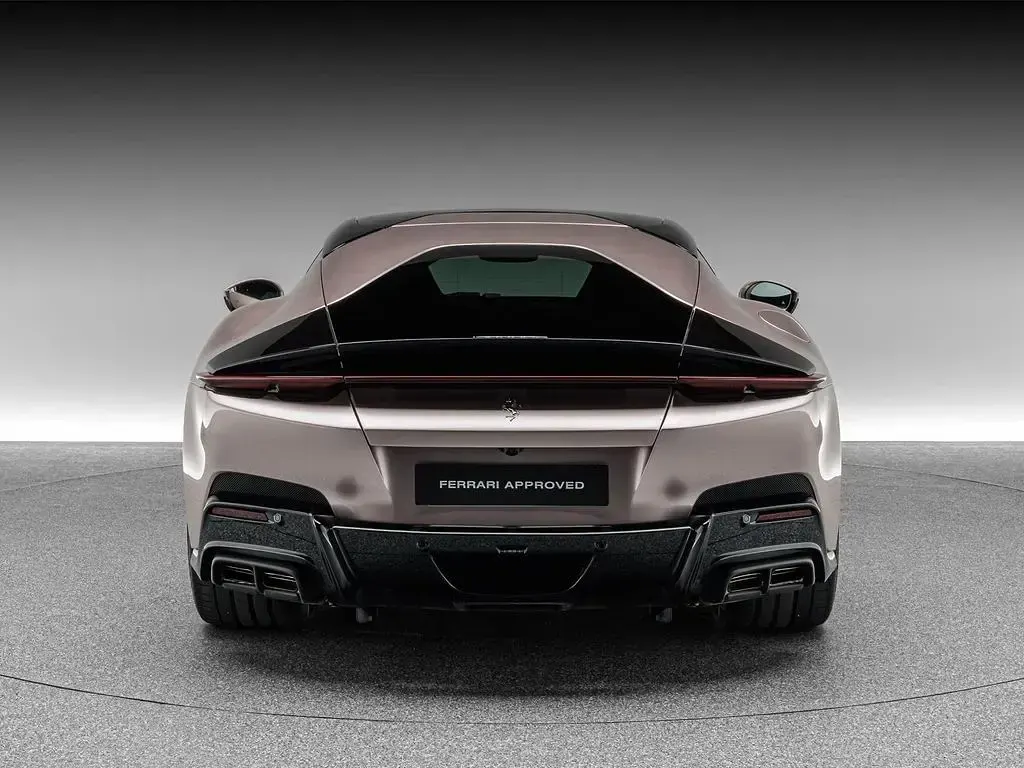 Gebraucht Ferrari 12 Cilindri 825 PS (606 kW) 2025 Bronzo seta Coupé