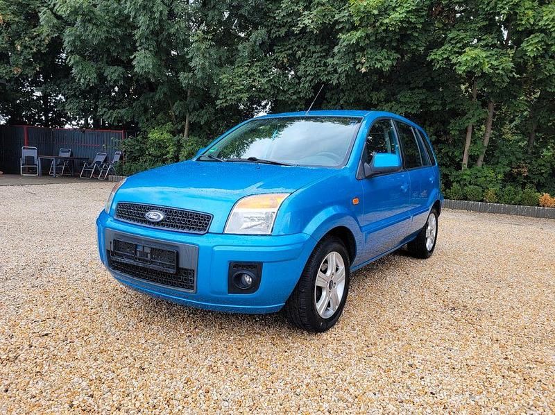 Blau Gebraucht 2012 Ford Fusion Limousine | 4.980 € (Etwas zu teuer) - Bild 1/4