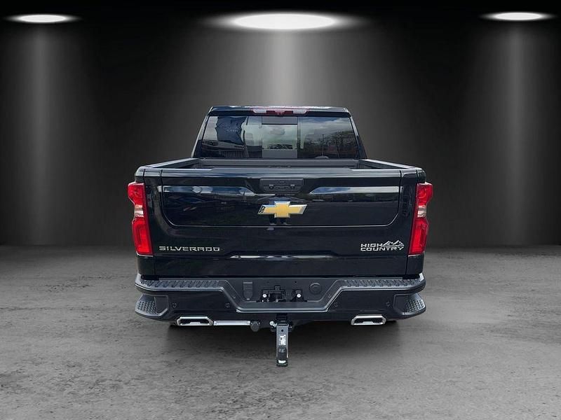 Gebraucht Chevrolet Silverado 426 PS (313 kW) 2023 Iridescent pearl SUV