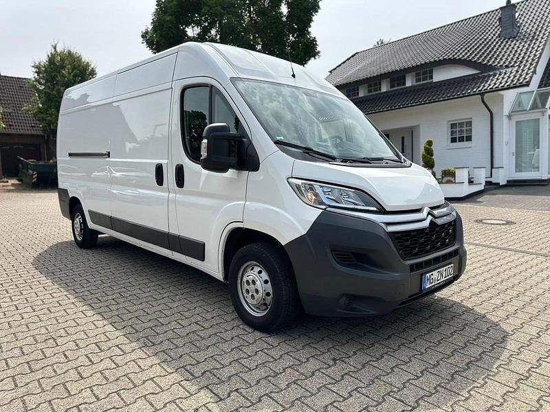 Weiß Gebraucht 2017 Citroën Jumper Van / Kleinbus | 12.999 € - Bild 1/4