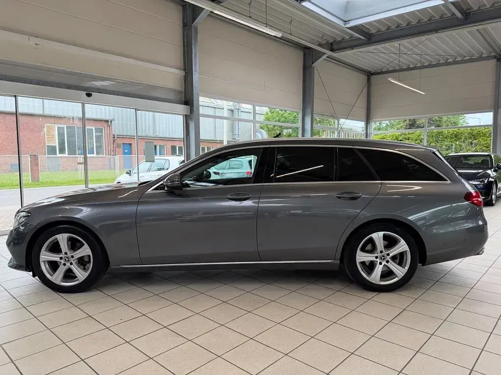 Usado Mercedes E220 Avantgarde 194 CV (142 kW) 2017 Gris Berlina