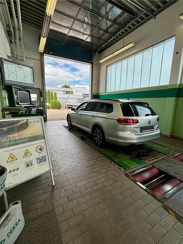 Gebraucht VW Passat Business 190 PS (139 kW) 2016 Silber Kombi