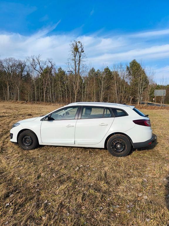 Gebraucht Renault Mégane III Experience 110 PS (80 kW) 2016 Weiß Limousine