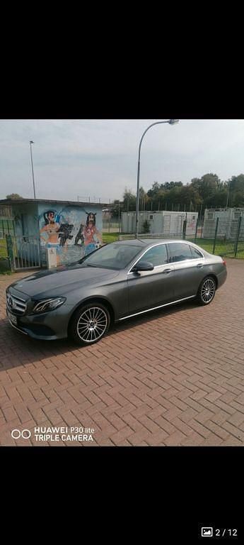 Grau Gebraucht 2016 Mercedes E200 Avantgarde Limousine | 20.000 € (Guter Preis) - Bild 1/4