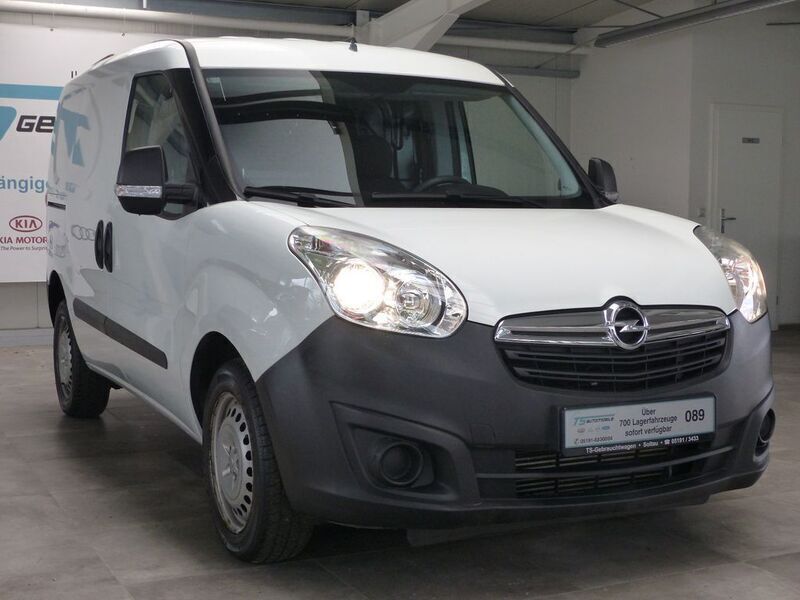 Weiß Gebraucht 2016 Opel Combo Van / Kleinbus | 8.990 € (Etwas zu teuer) - Bild 1/4
