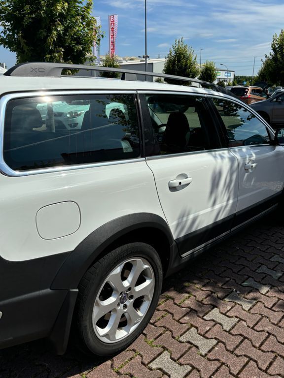 Weiß Gebraucht 2016 Volvo XC70 Momentum SUV | 16.500 € (Etwas zu teuer) - Bild 1/4