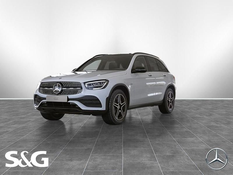 Unilack polarweiß Gebraucht 2020 Mercedes GLC300e AMG SUV | 35.890 € (Guter Preis) - Bild 1/4
