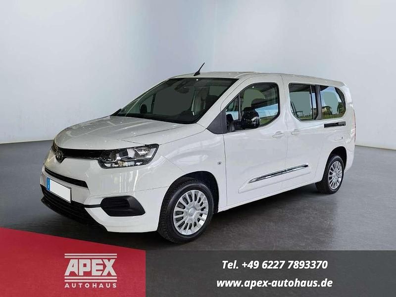 Weiss Gebraucht 2022 Toyota Proace Verso City Kombi | 27.490 € (Teuer) - Bild 1/4