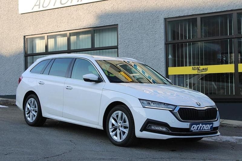 Weiß Gebraucht 2023 Skoda Octavia Style Kombi | 15.900 € (Superpreis) - Bild 1/4