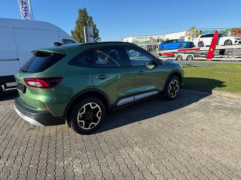 Neu Ford Kuga Active 242 PS (177 kW) 2025 Grün SUV