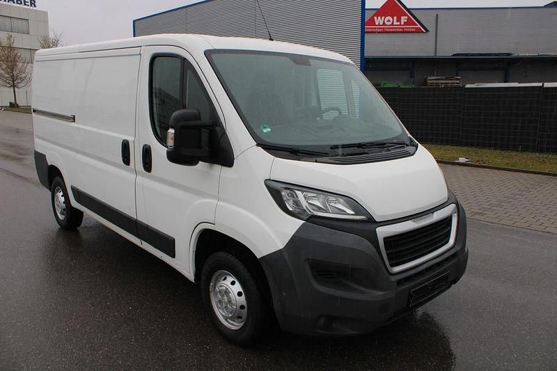Gebraucht Peugeot Boxer 131 PS (96 kW) 2015 Weiß Van