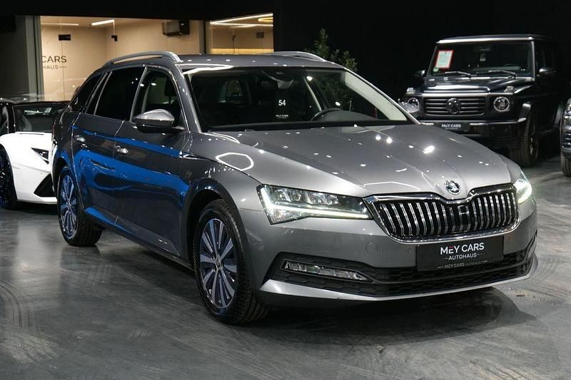 Gebraucht Skoda Superb Ambition 200 PS (147 kW) 2023 Graphitegrau metallic Kombi