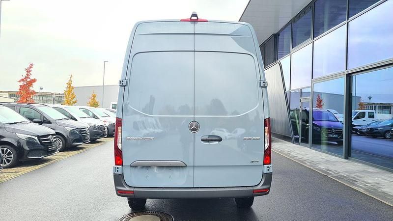 Neu Mercedes Sprinter 190 PS (139 kW) 2025 Grau Van