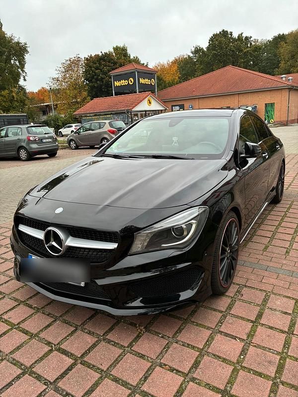 Schwarz Gebraucht 2016 Mercedes CLA220 Limousine | 15.500 € (Guter Preis) - Bild 1/4