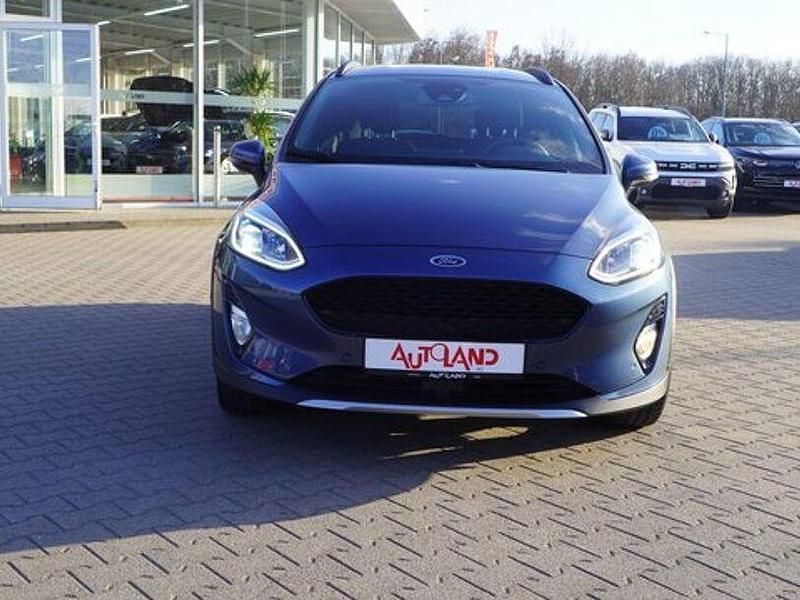Gebraucht Ford Fiesta Active 95 PS (69 kW) 2020 Chroma blau metallic Kleinwagen