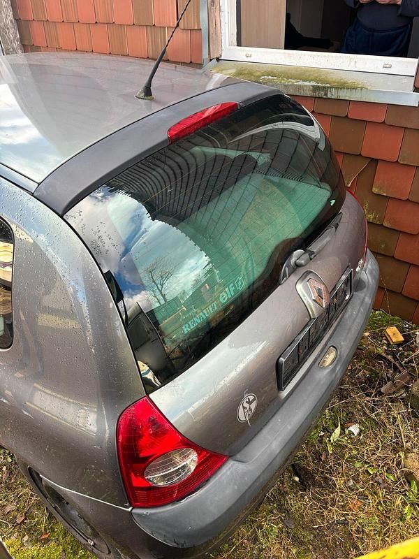 Gebraucht Renault Clio II 2002 Grau Kleinwagen