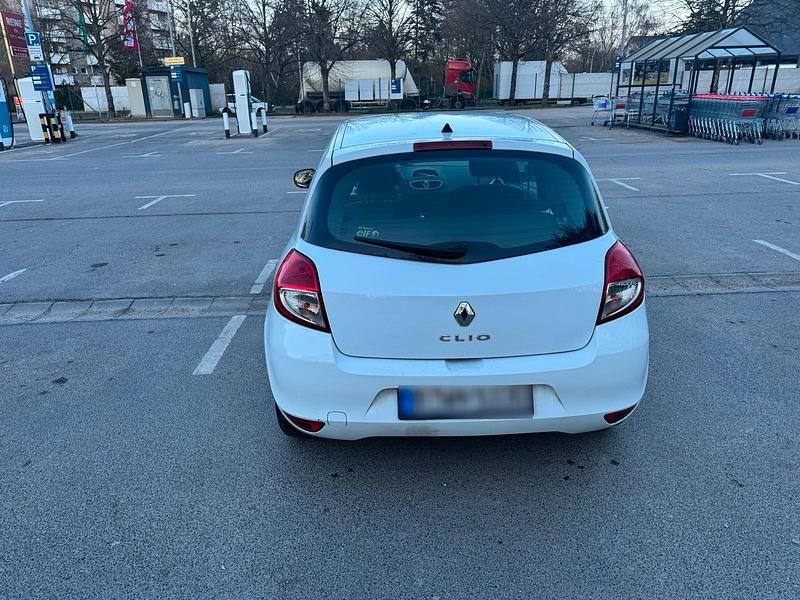 Gebraucht Renault Clio IV 75 PS (55 kW) 2012 Weiß Kleinwagen