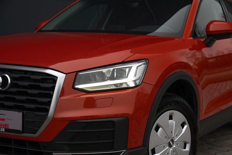 Gebraucht Audi Q2 Basis 116 PS (85 kW) 2017 Orange SUV