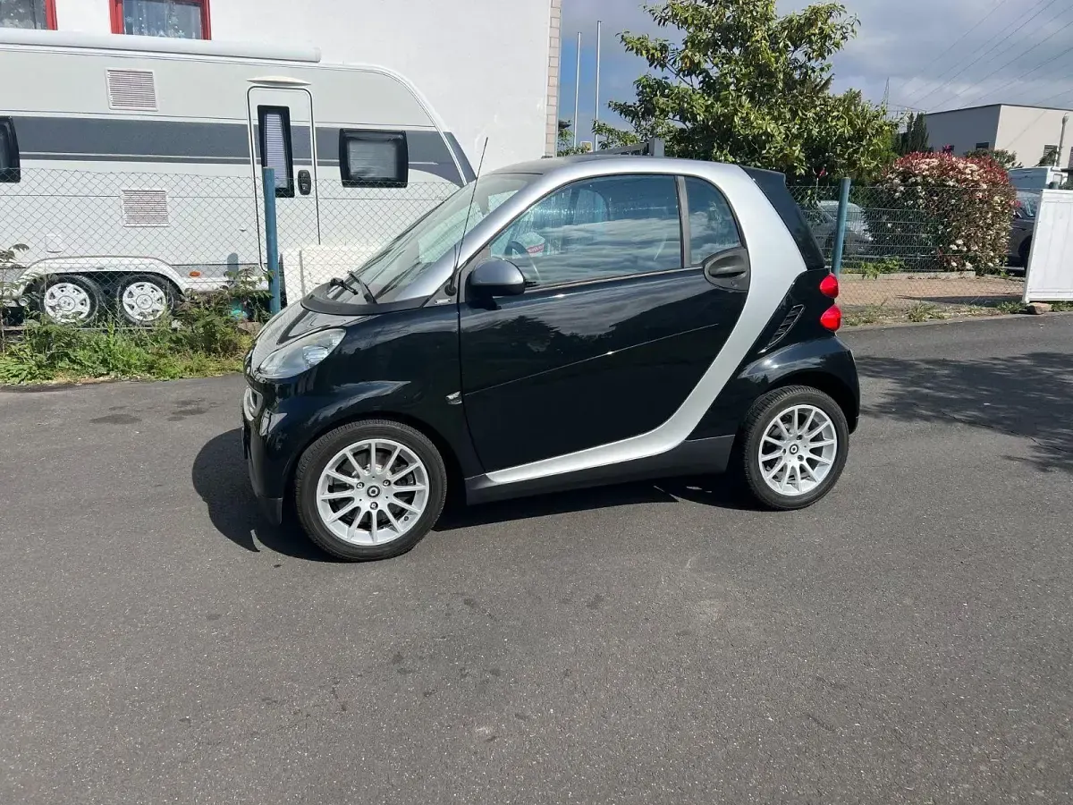 Gebraucht Smart ForTwo Coupé 71 PS (52 kW) 2009 Schwarz Coupé