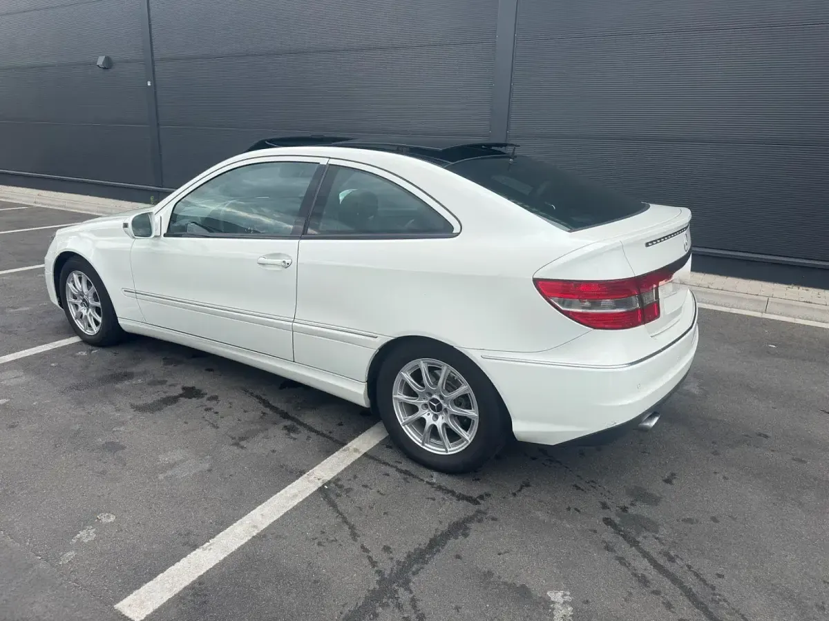Gebraucht Mercedes CLC200 122 PS (89 kW) 2010 Weiß Coupé