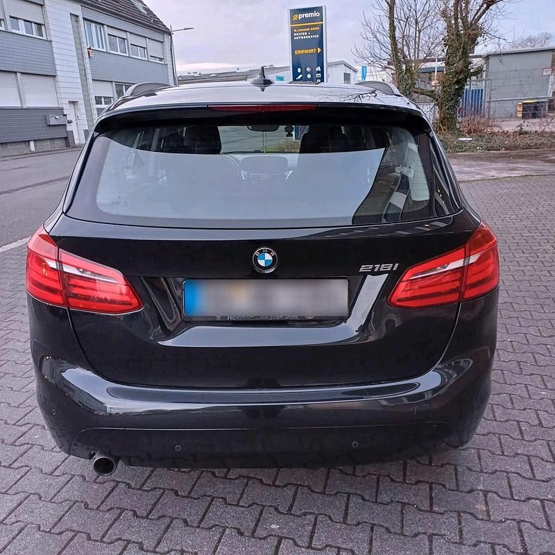 Gebraucht BMW 218 136 PS (100 kW) 2019 Schwarz Kombi
