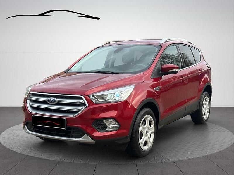 Rubyrot (metallic) Gebraucht 2018 Ford Kuga Trend SUV | 12.500 € (Superpreis) - Bild 1/4
