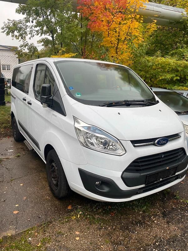 Weiß Gebraucht 2014 Ford Tourneo Van / Kleinbus | 10.500 € - Bild 1/4