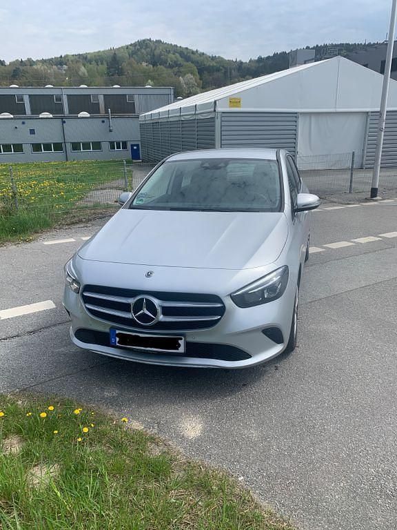 Gebraucht Mercedes B220 190 PS (139 kW) 2020 Silber Van / Kleinbus