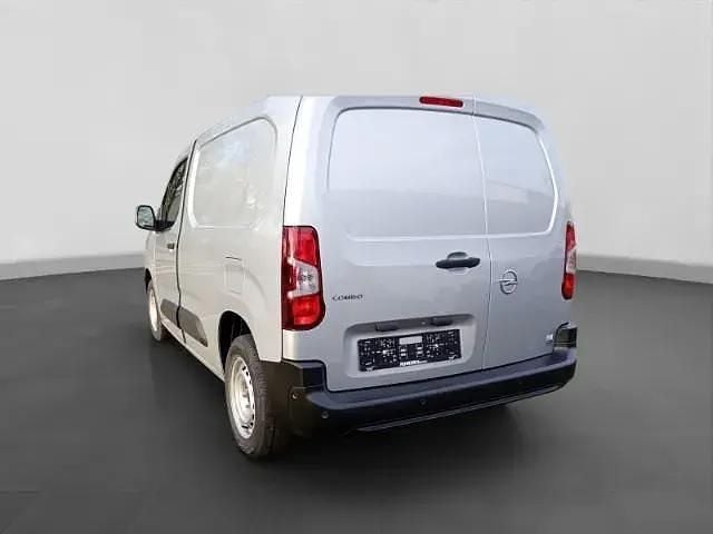 Gebraucht Opel Combo 81 PS (59 kW) 2024 Silber Van