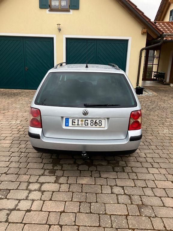 Gebraucht VW Passat 101 PS (74 kW) 2003 Silber Kombi